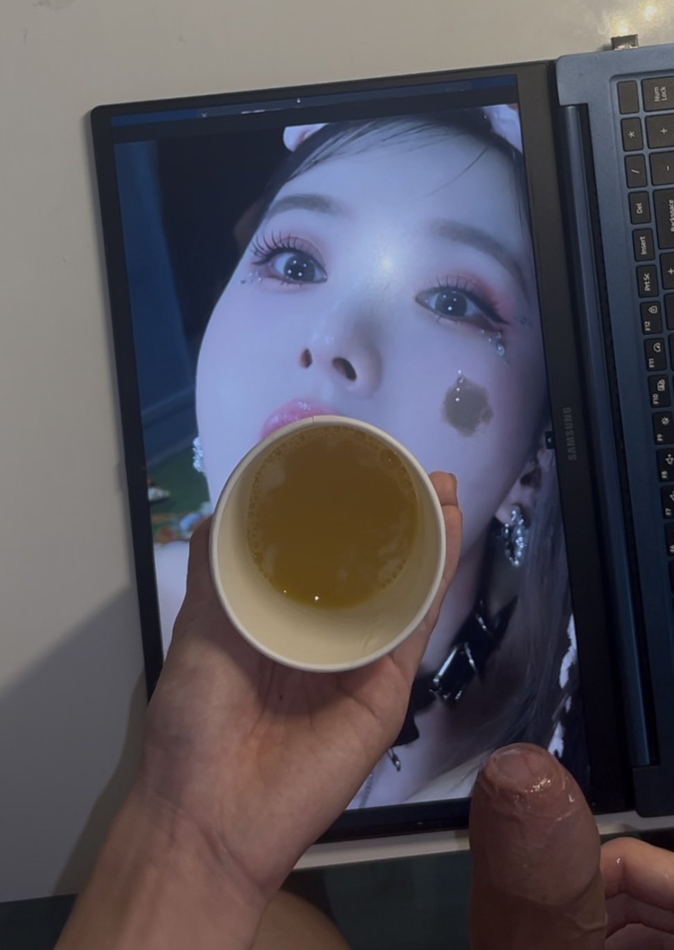 ge8ZA2jE kpop idol viviz Eunha cumtribute in orange juice 은하 주스에 정액넣기 06.jpg
